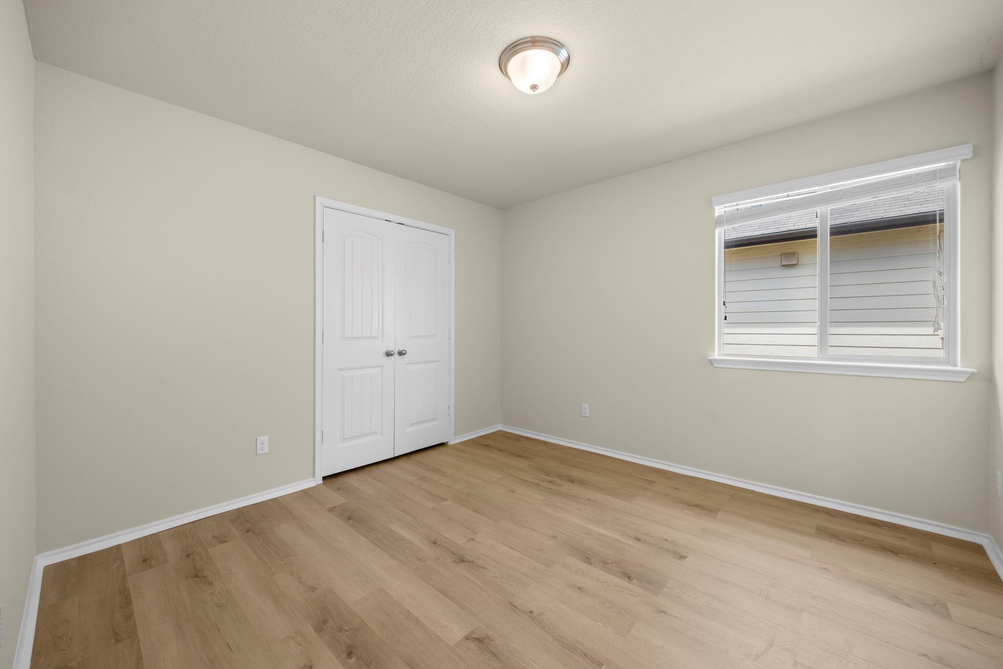 101 Plata Ln, Jarrell, TX 76537