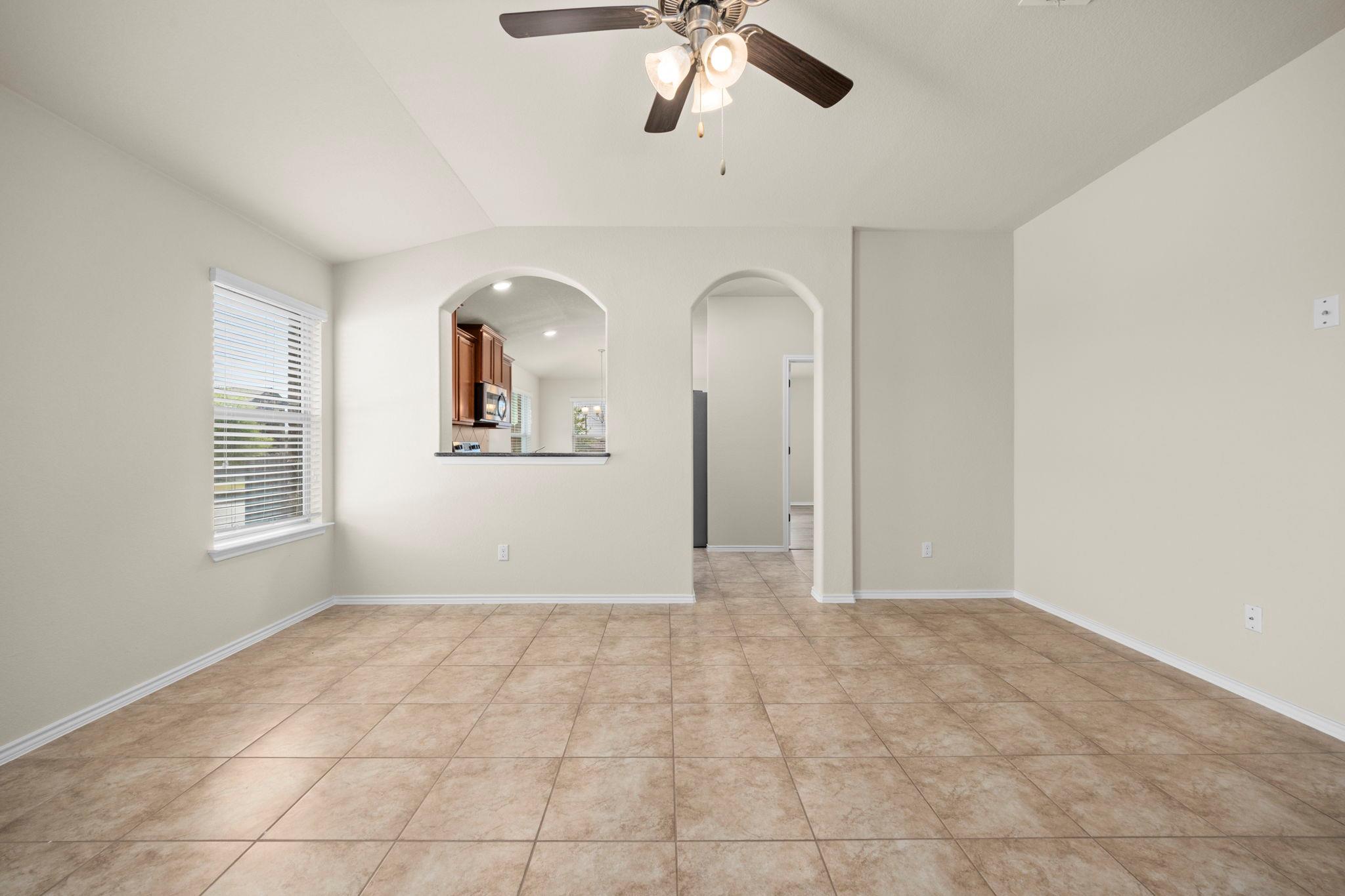 101 Plata Ln, Jarrell, TX 76537