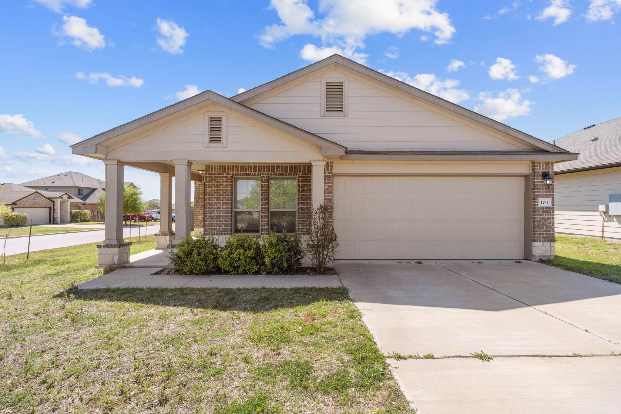 101 Plata Ln, Jarrell, TX 76537