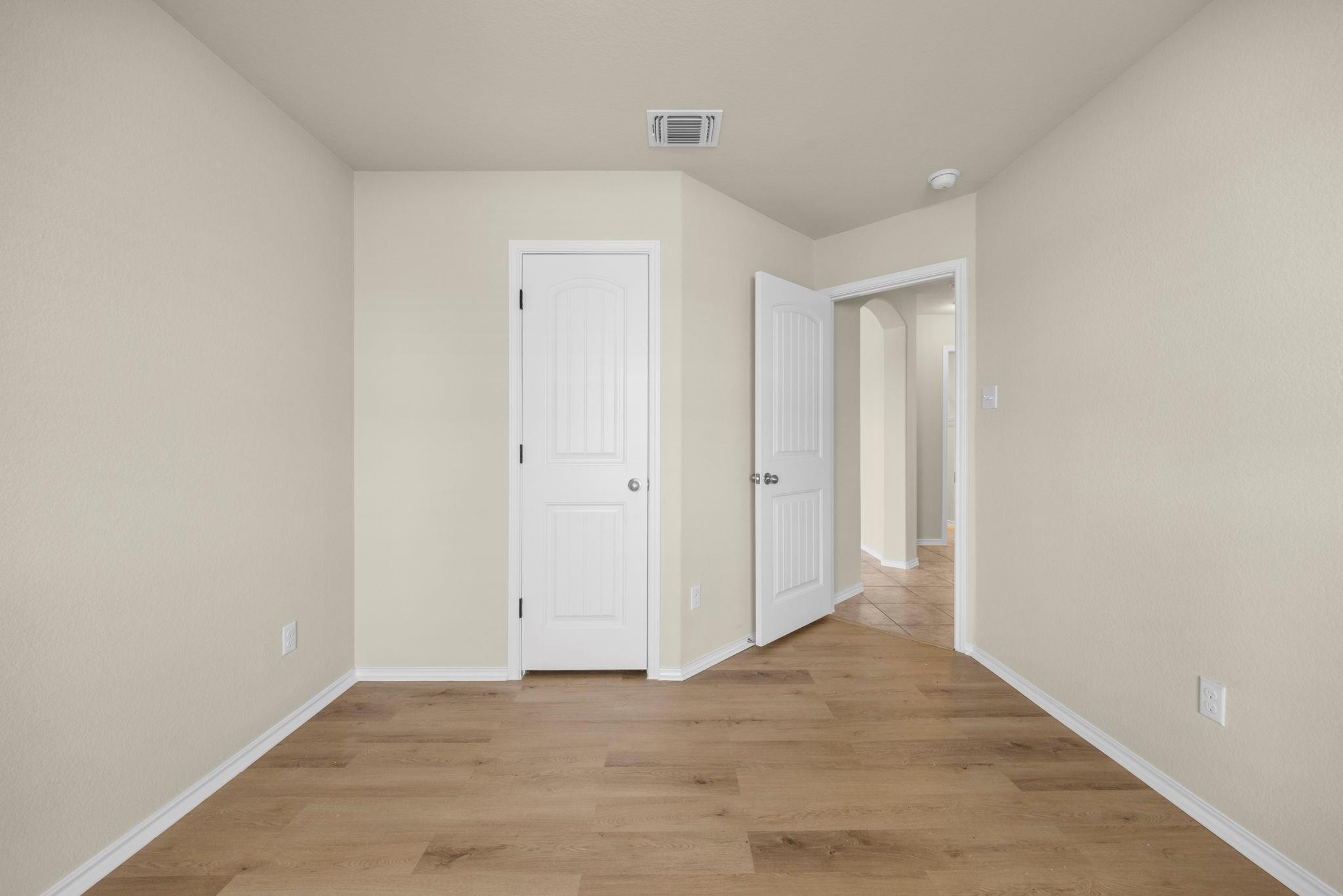 101 Plata Ln, Jarrell, TX 76537