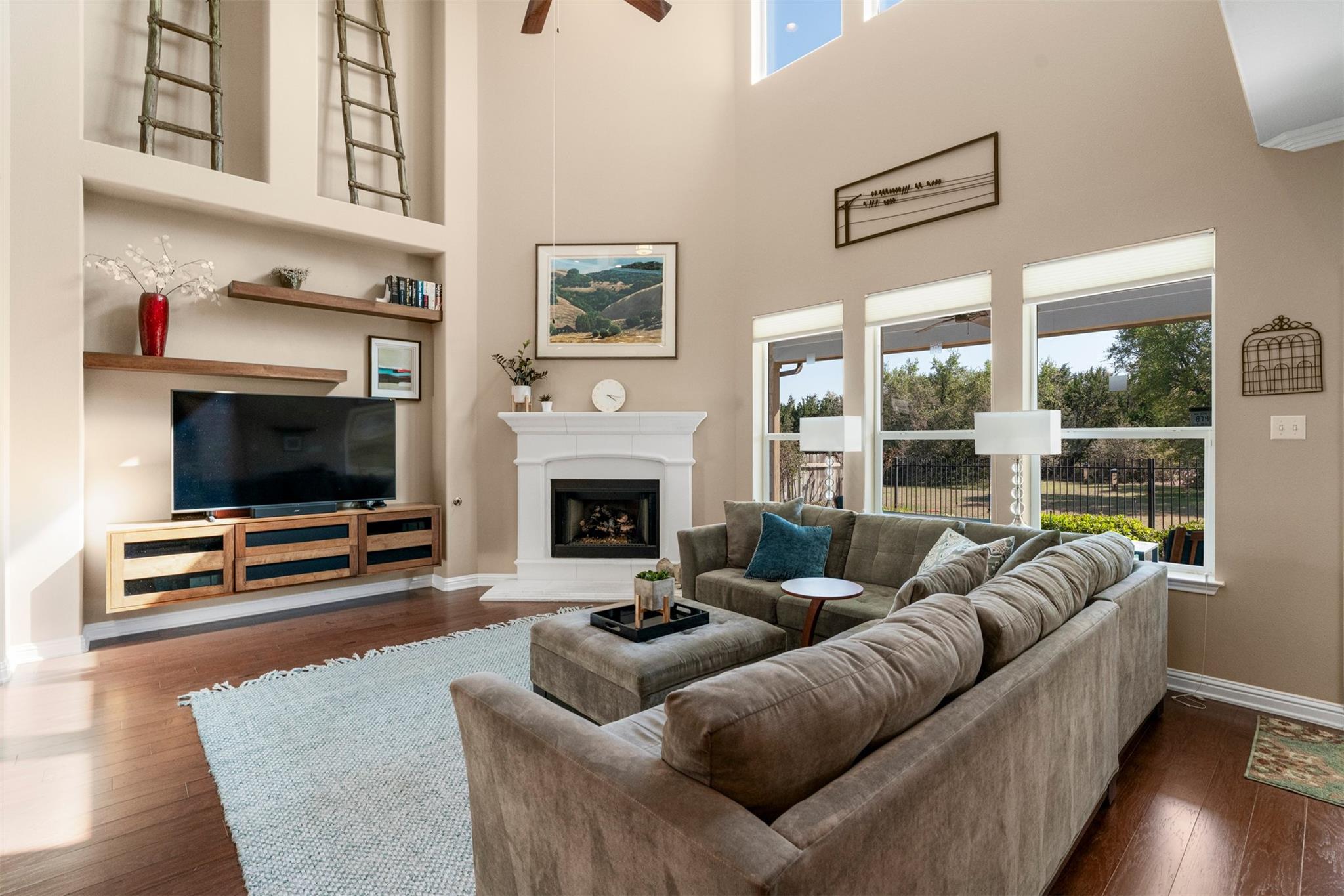 6537 Estana Ln, Austin, TX 78739