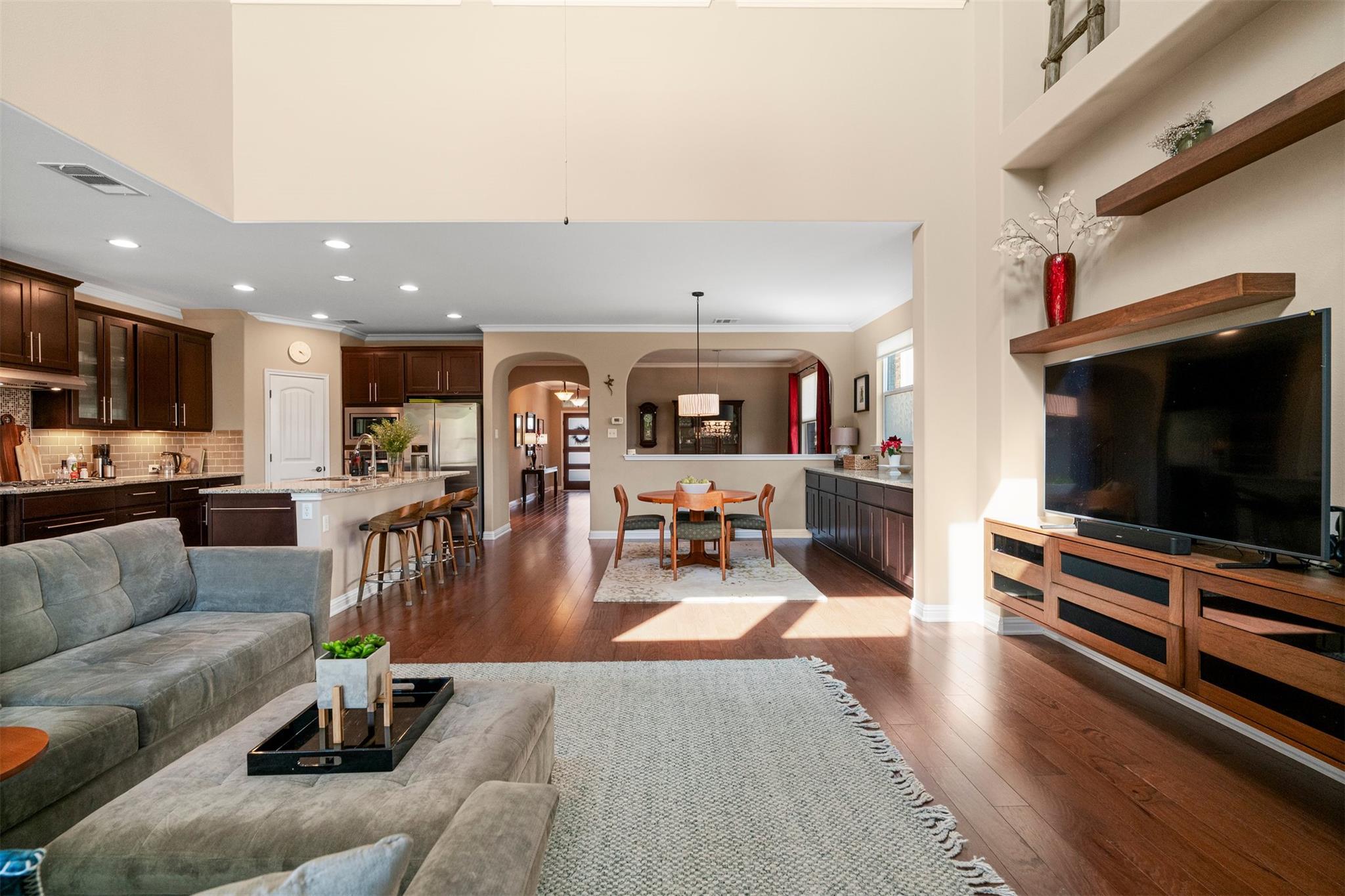 6537 Estana Ln, Austin, TX 78739