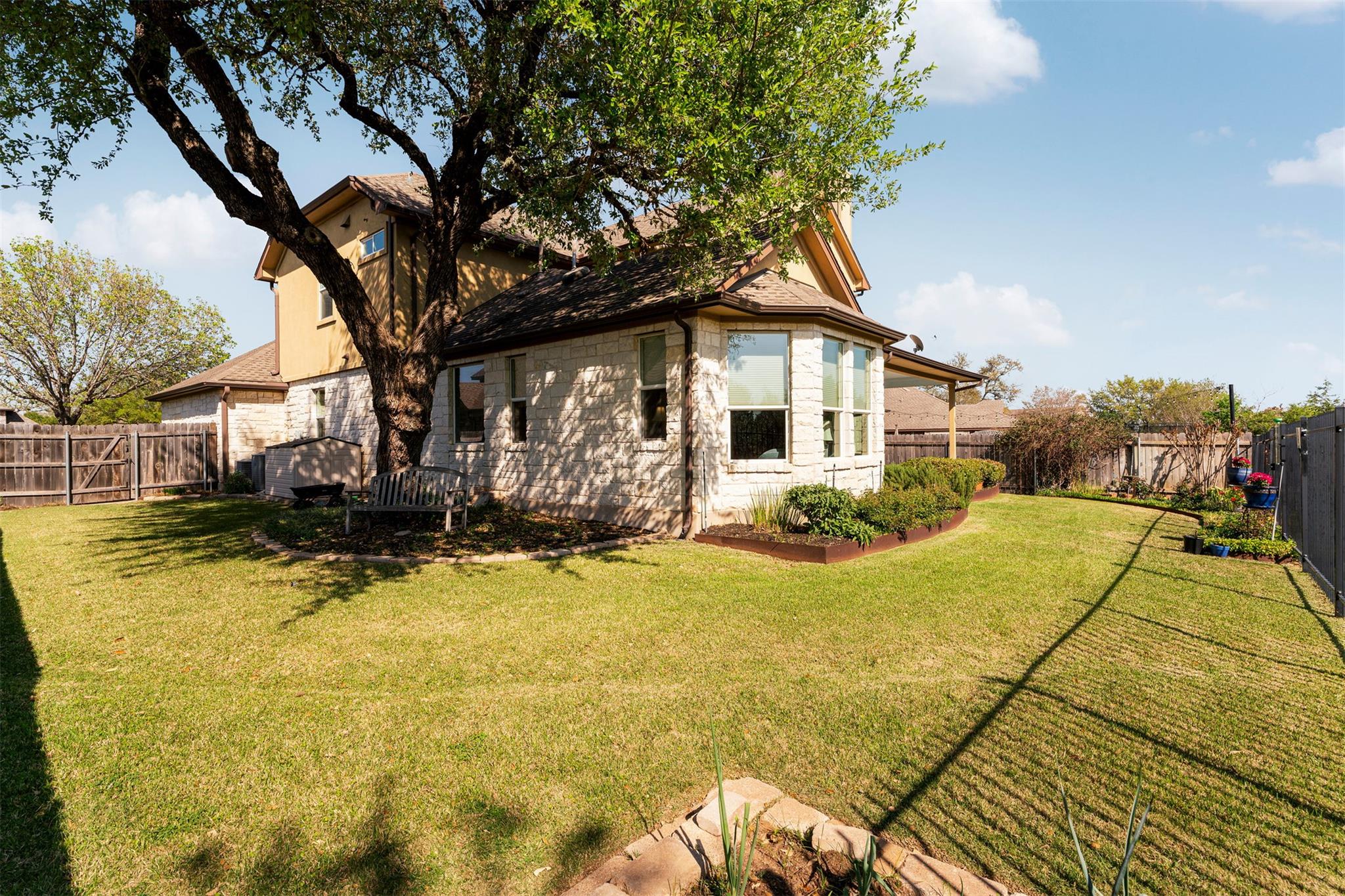 6537 Estana Ln, Austin, TX 78739