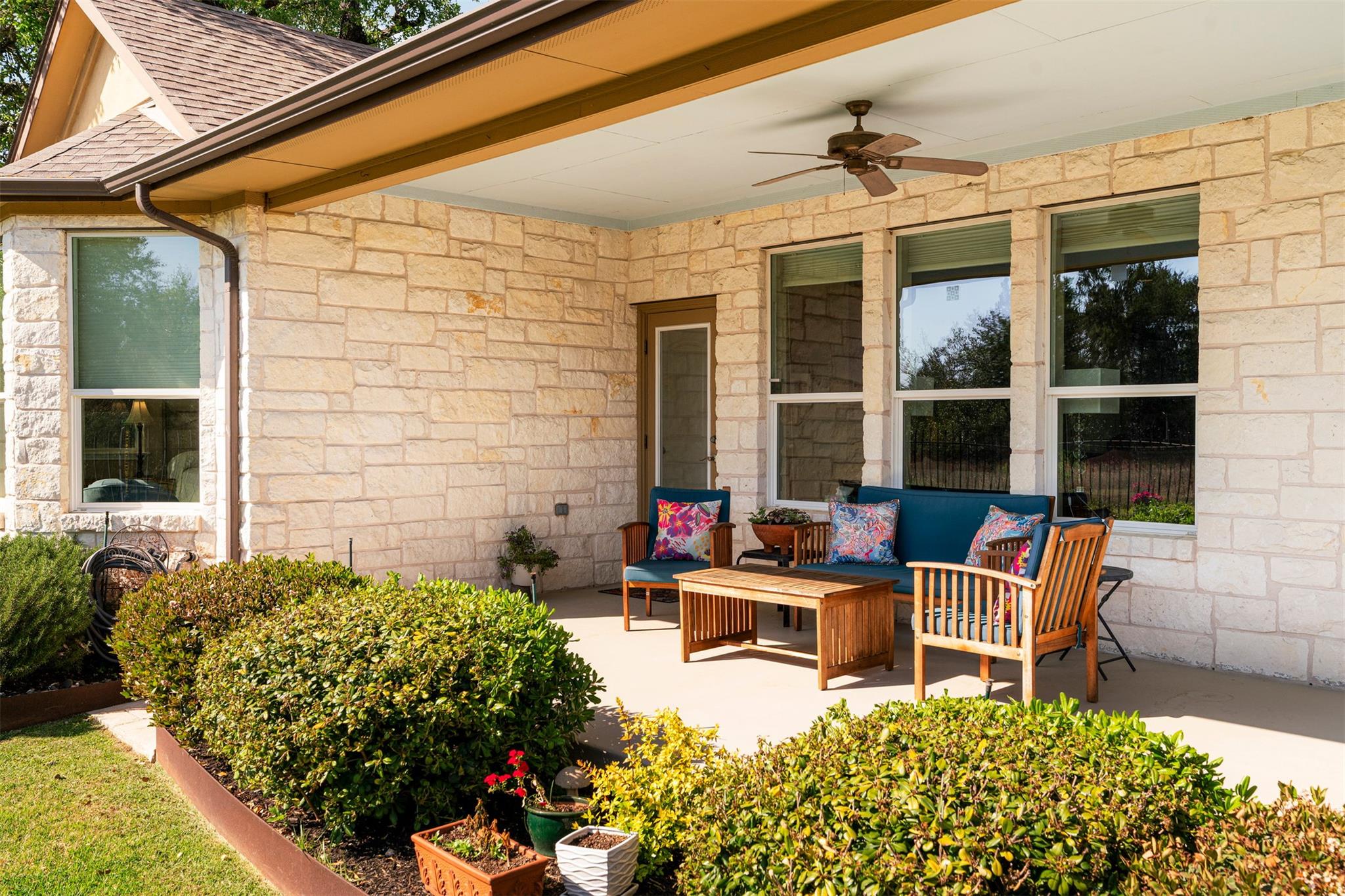 6537 Estana Ln, Austin, TX 78739