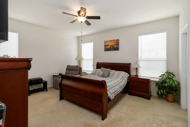 1911 Prickly Pear Dr, Bastrop, TX 78602