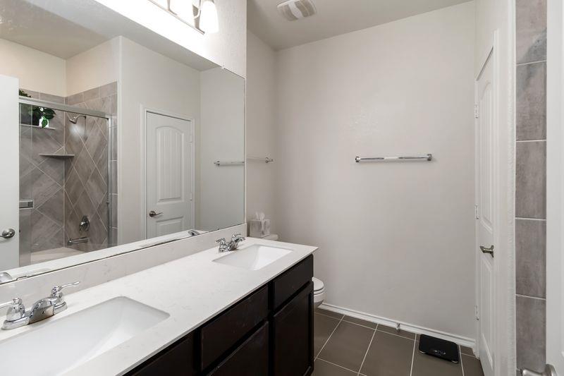 1911 Prickly Pear Dr, Bastrop, TX 78602