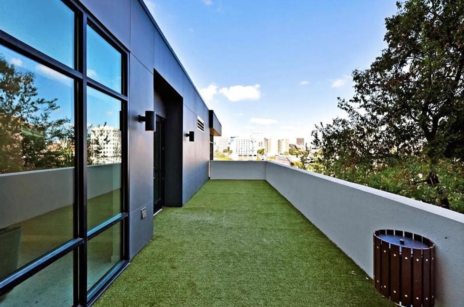 800 Embassy Dr # 328, Austin, TX 78702