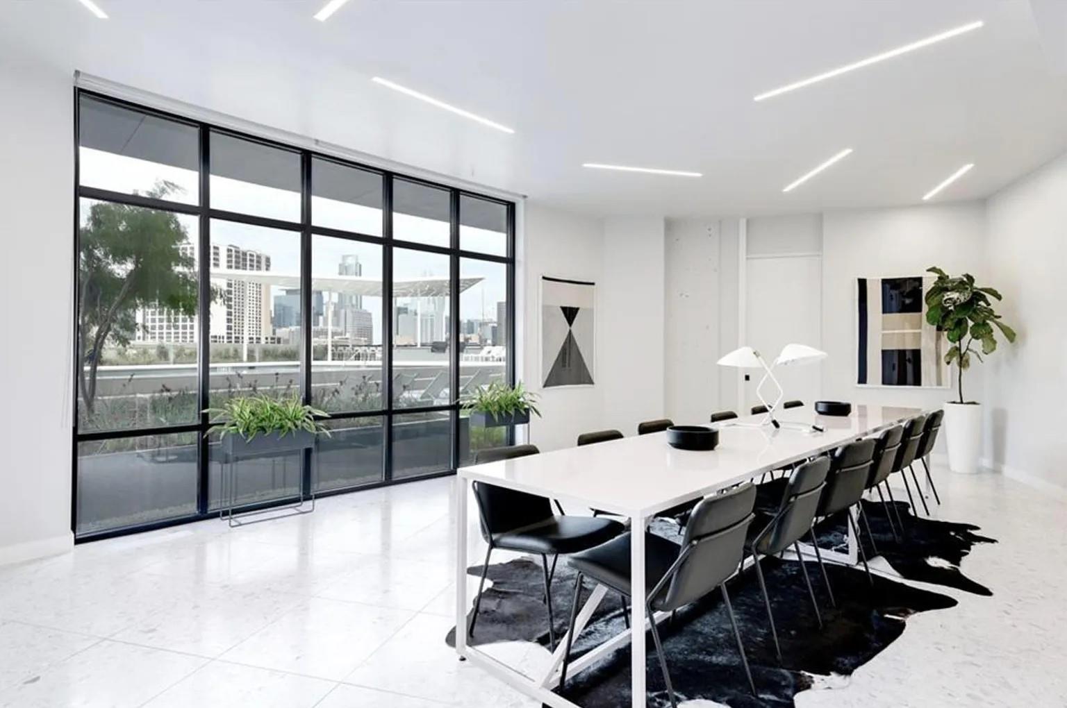 800 Embassy Dr # 328, Austin, TX 78702