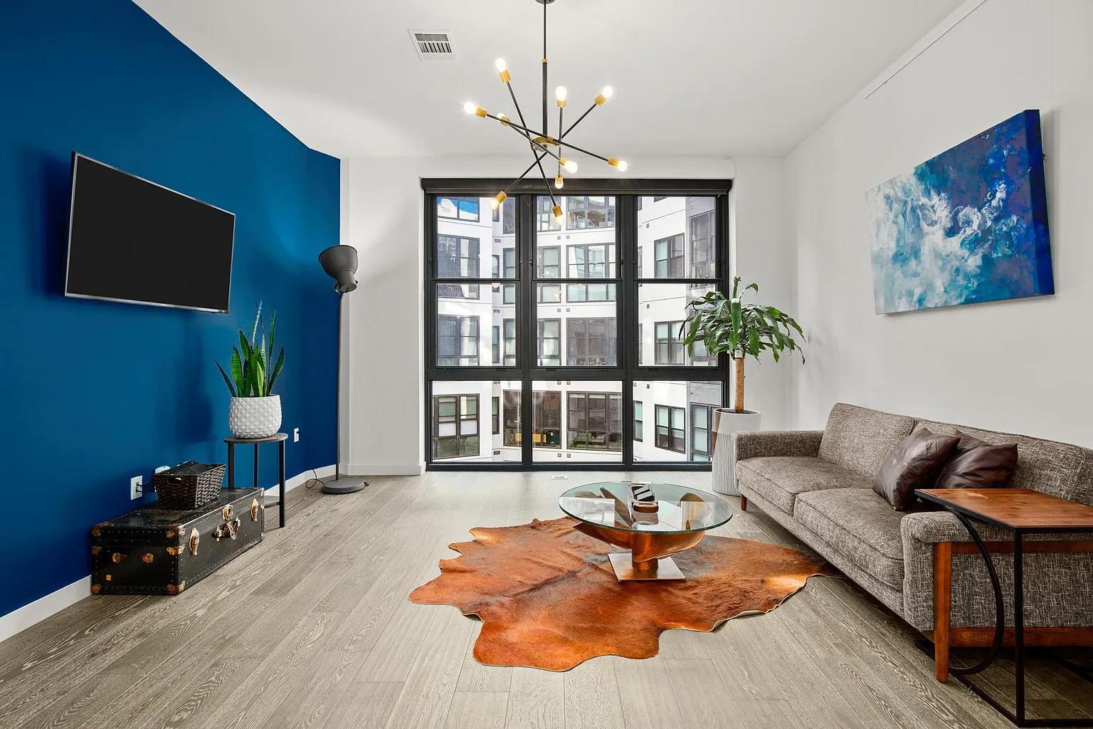 800 Embassy Dr # 328, Austin, TX 78702