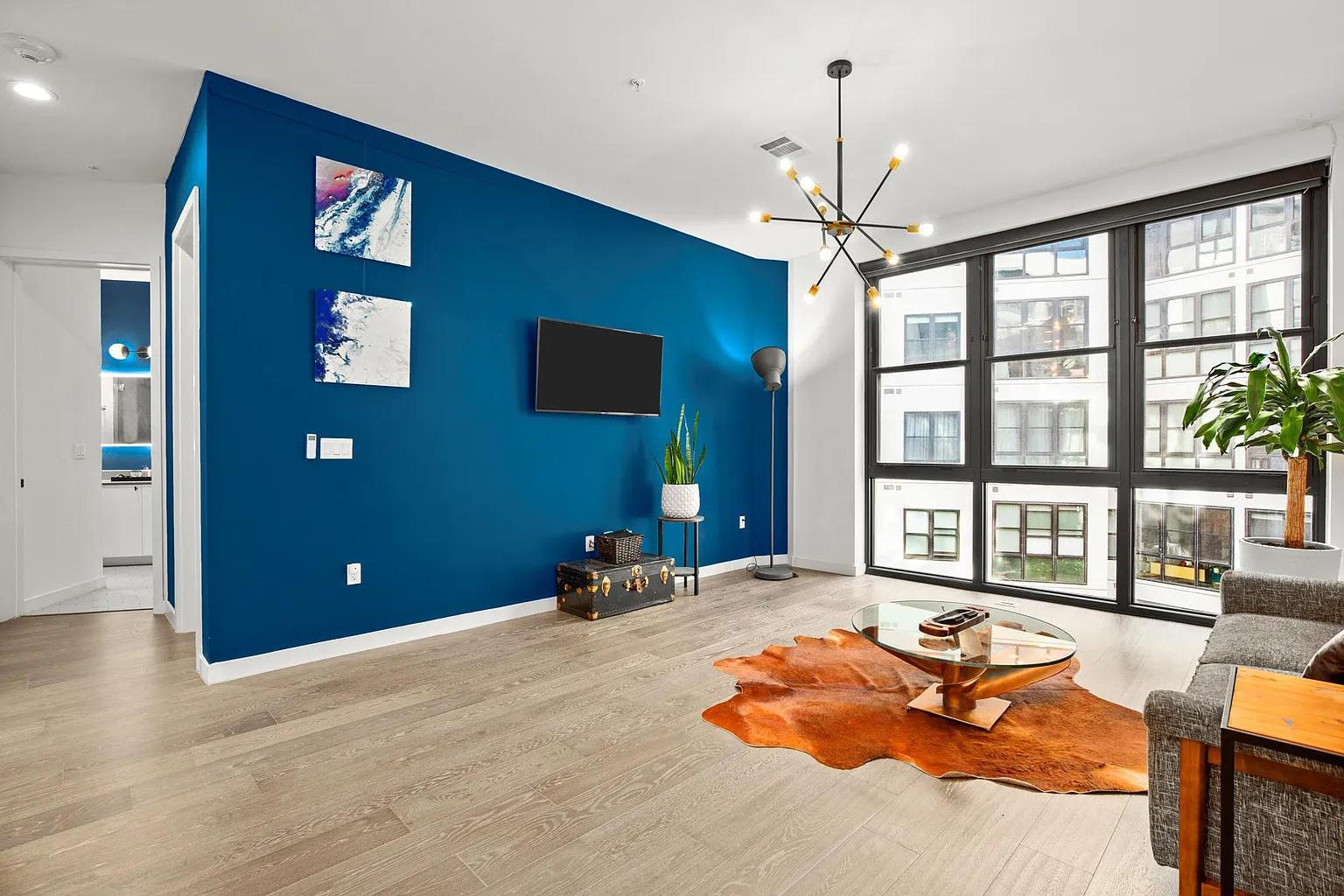 800 Embassy Dr # 328, Austin, TX 78702