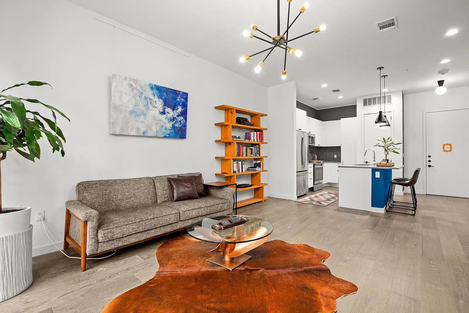 800 Embassy Dr # 328, Austin, TX 78702