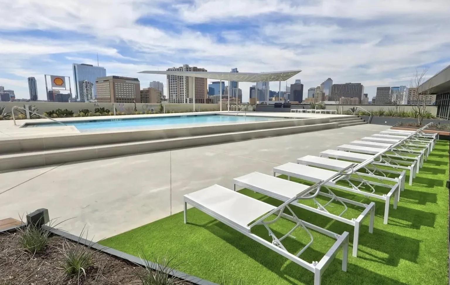 800 Embassy Dr # 328, Austin, TX 78702