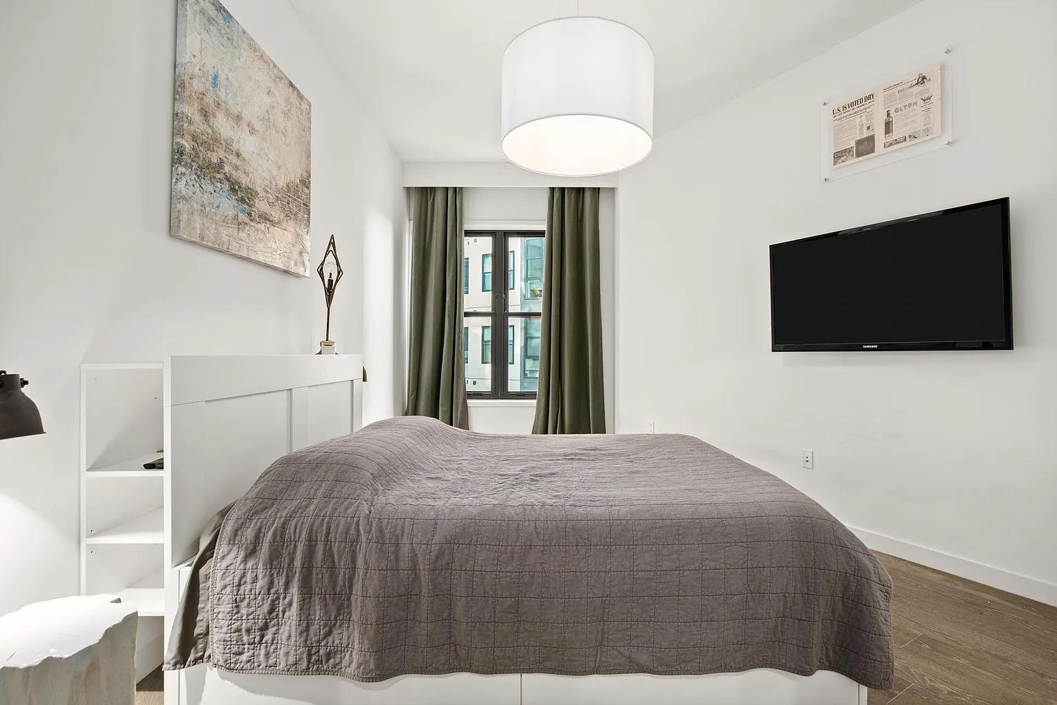 800 Embassy Dr # 328, Austin, TX 78702