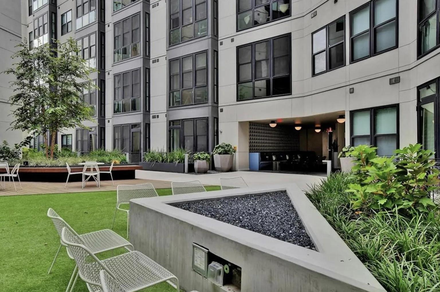 800 Embassy Dr # 328, Austin, TX 78702