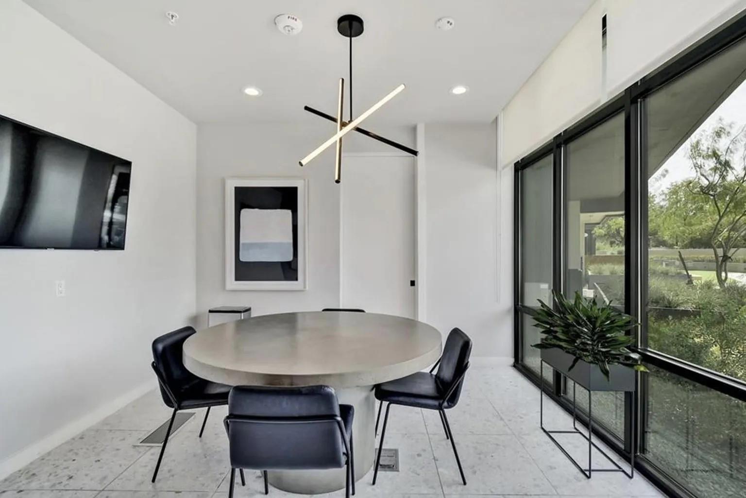 800 Embassy Dr # 328, Austin, TX 78702