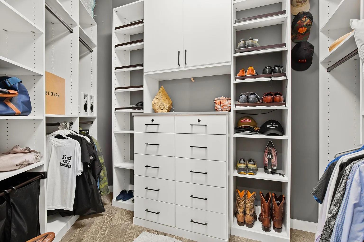 800 Embassy Dr # 328, Austin, TX 78702