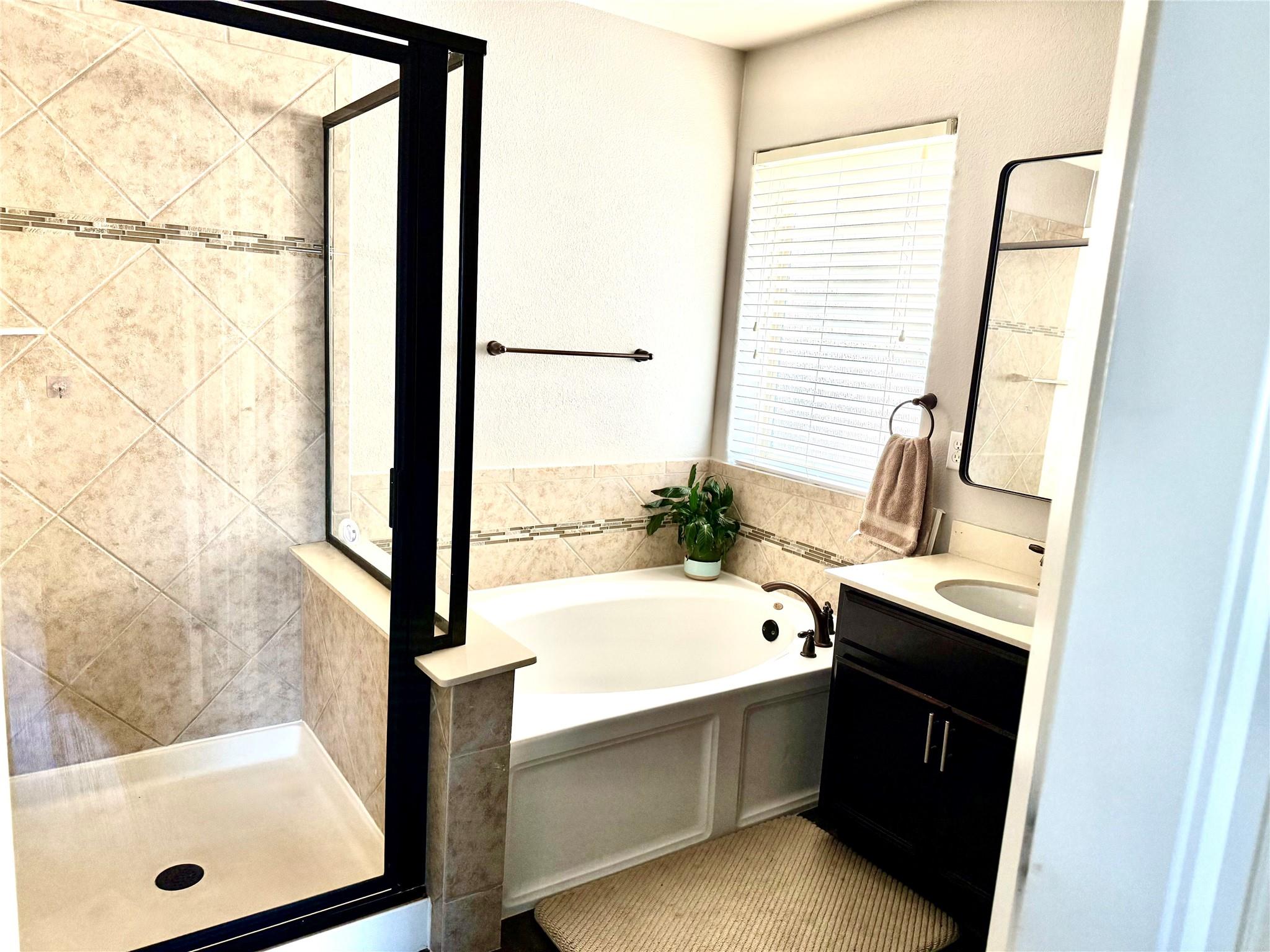 2604 Garlic Creek Dr, Buda, TX 78610