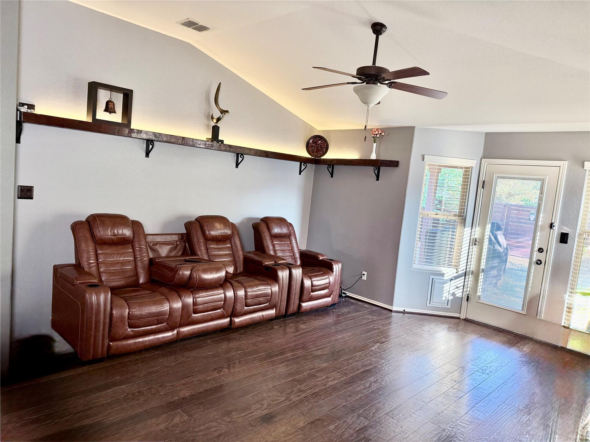 2604 Garlic Creek Dr, Buda, TX 78610