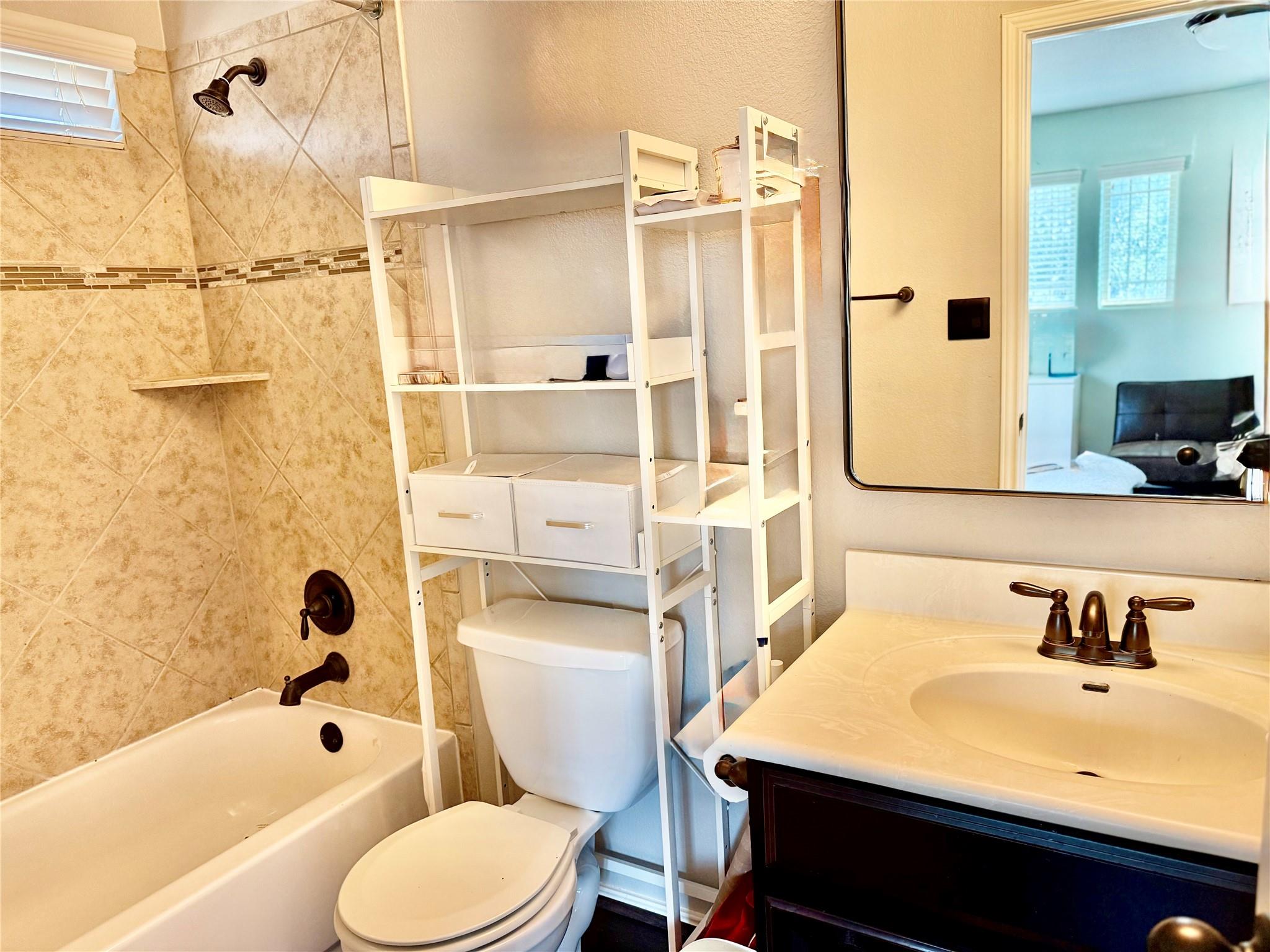 2604 Garlic Creek Dr, Buda, TX 78610