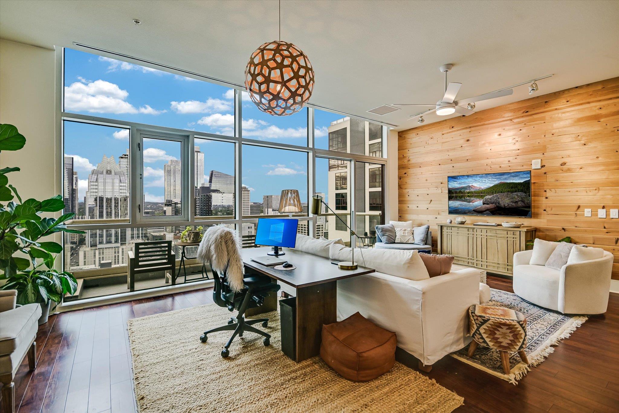 555 E 5th St # 2826, Austin, TX 78701