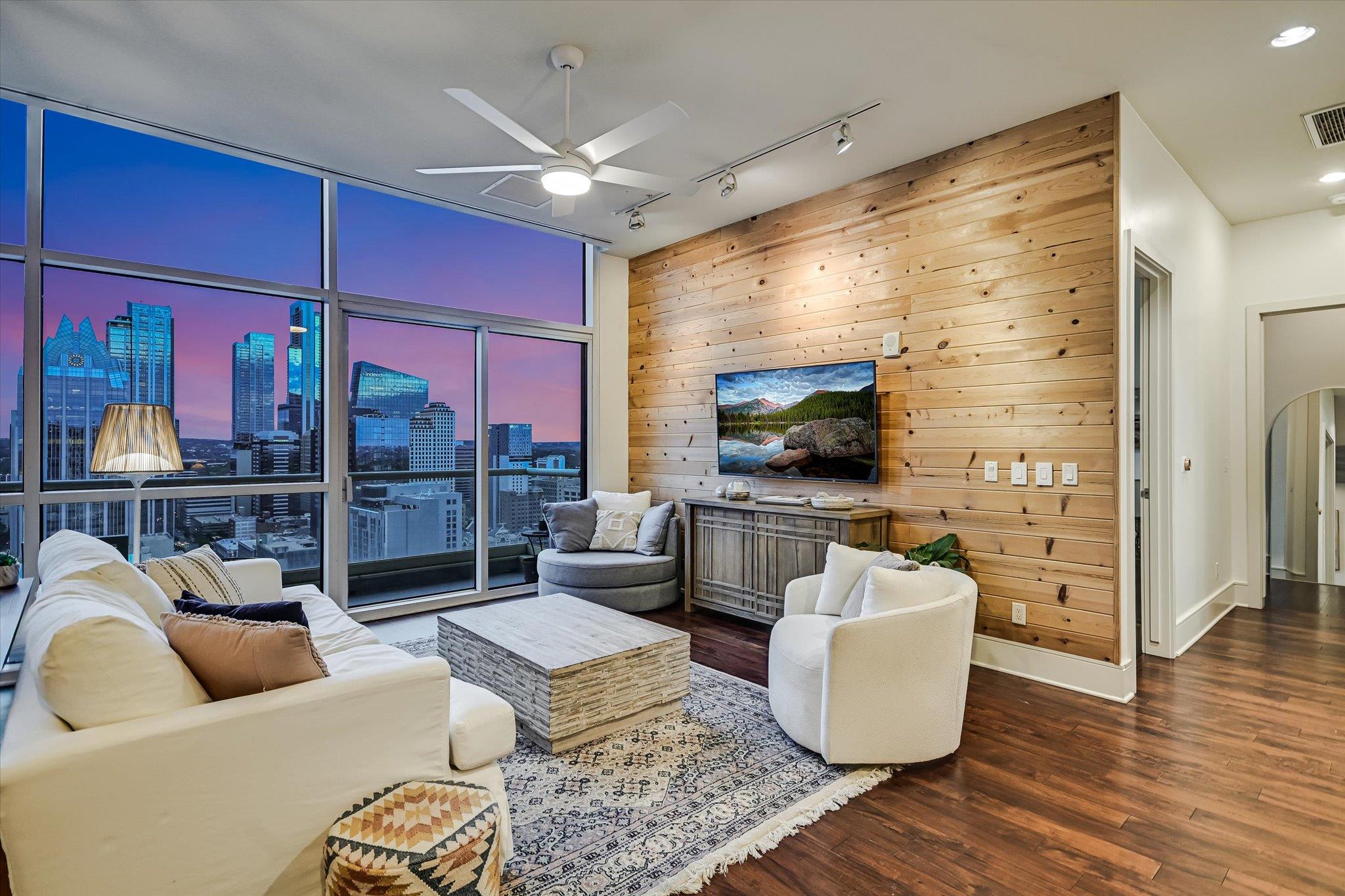 555 E 5th St # 2826, Austin, TX 78701