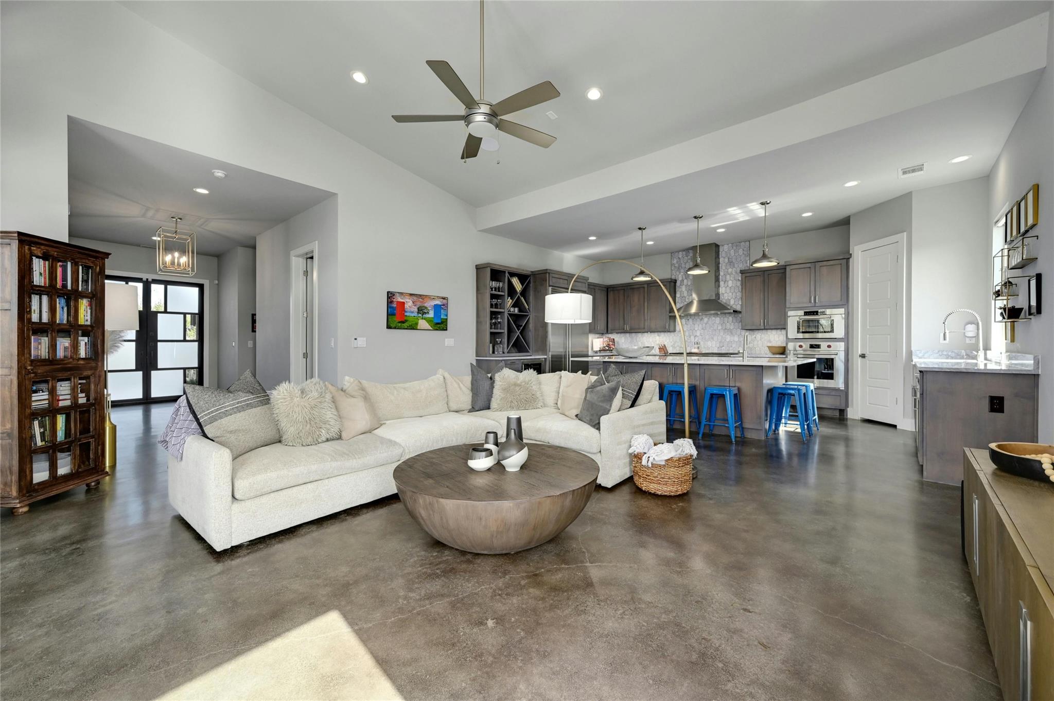 8611 Buffalo Trl, Lago Vista, TX 78645