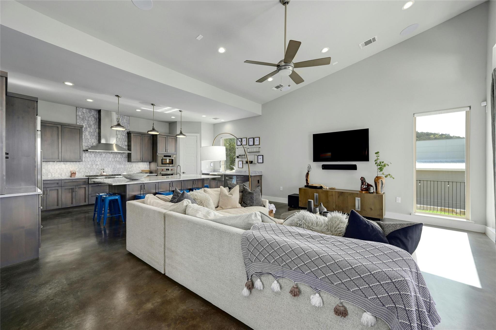8611 Buffalo Trl, Lago Vista, TX 78645
