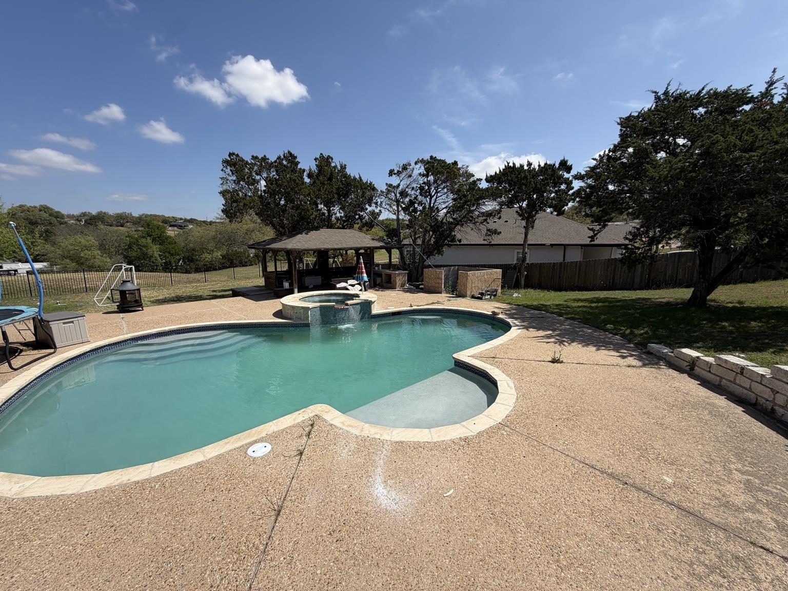 4070 Outpost Trce, Lago Vista, TX 78645