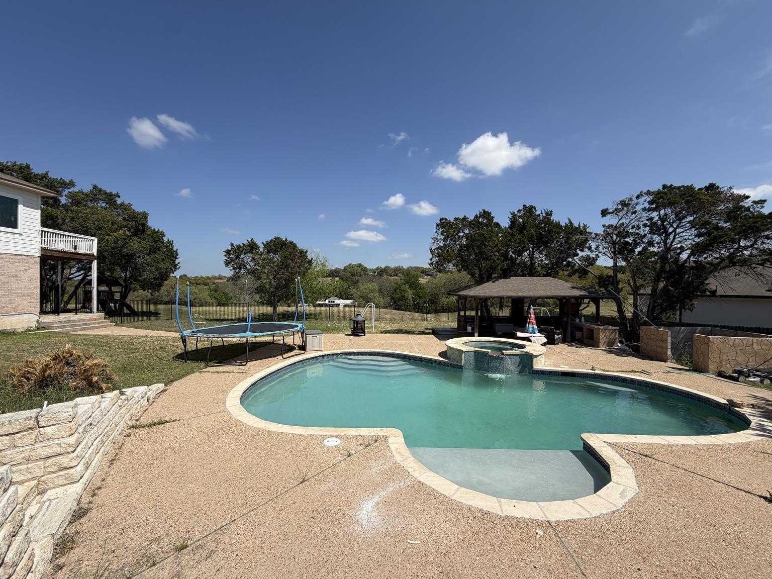 4070 Outpost Trce, Lago Vista, TX 78645