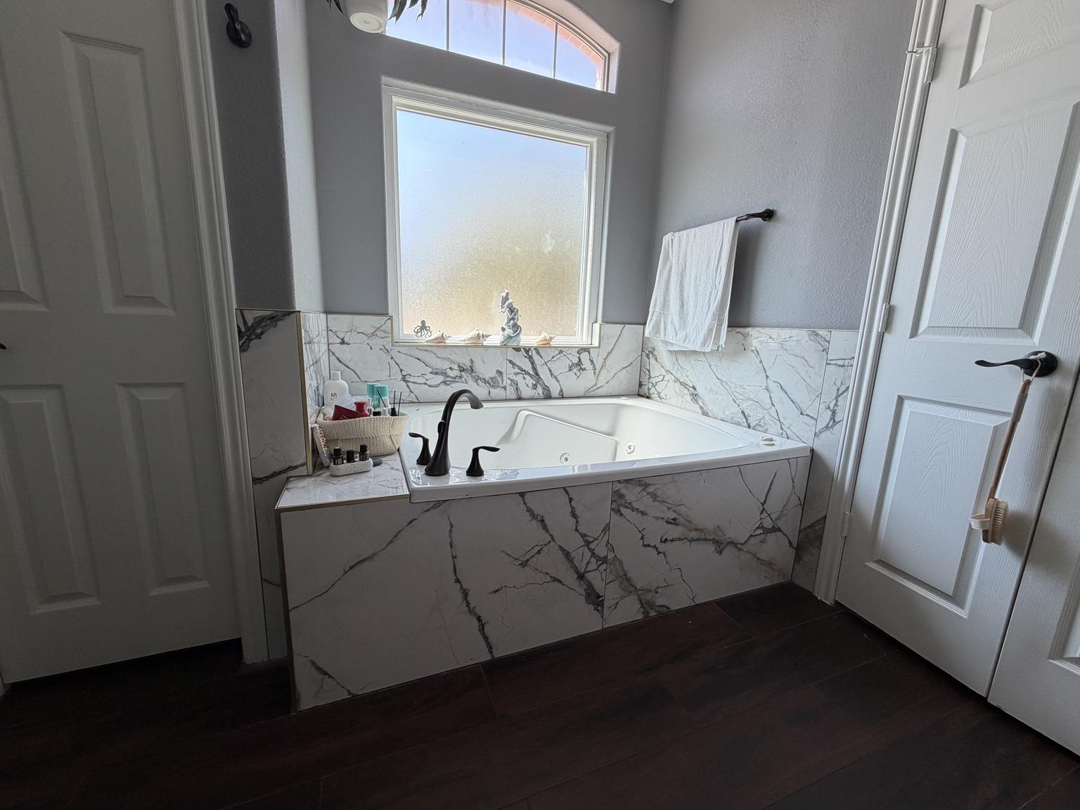 4070 Outpost Trce, Lago Vista, TX 78645