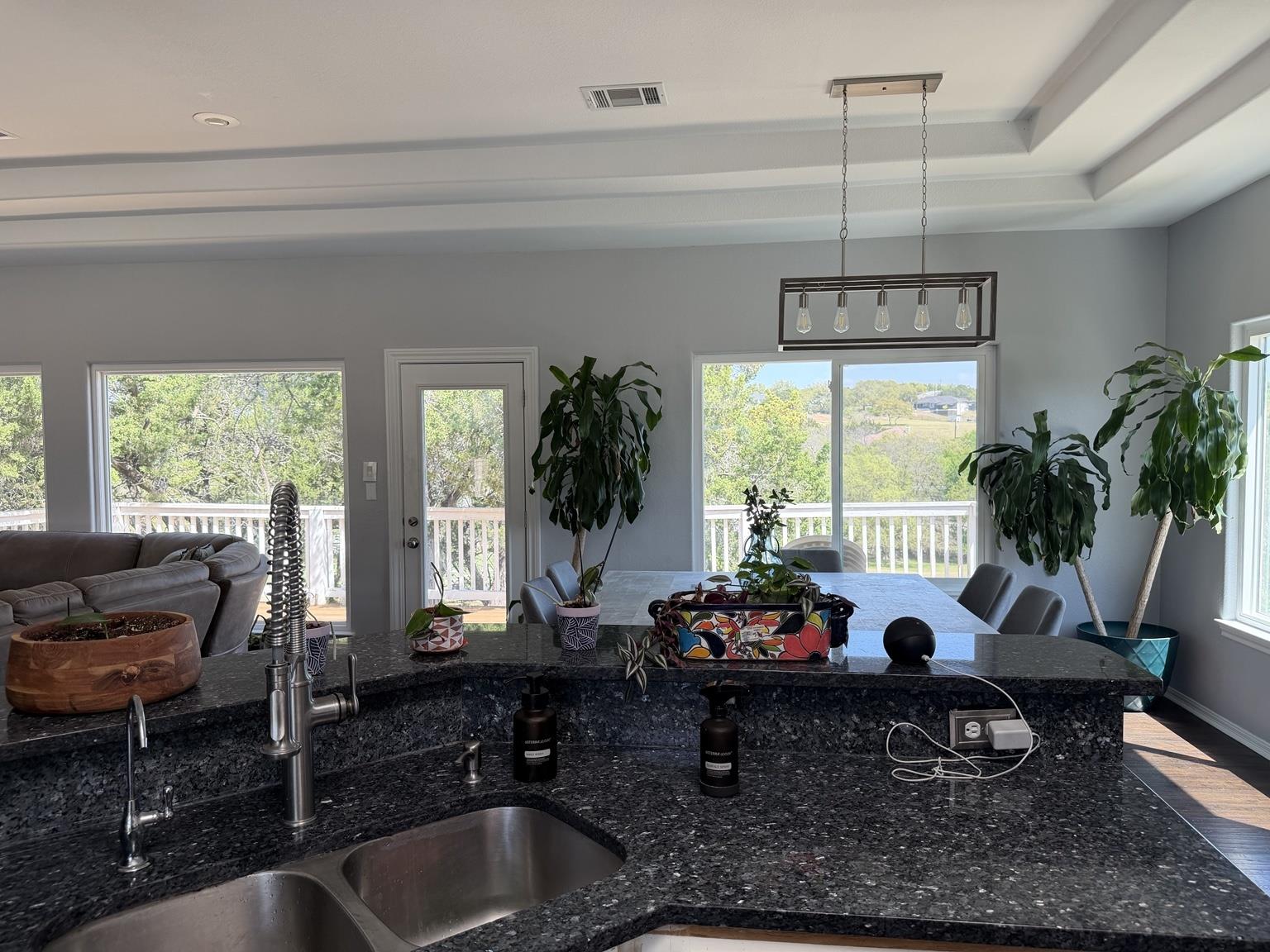 4070 Outpost Trce, Lago Vista, TX 78645