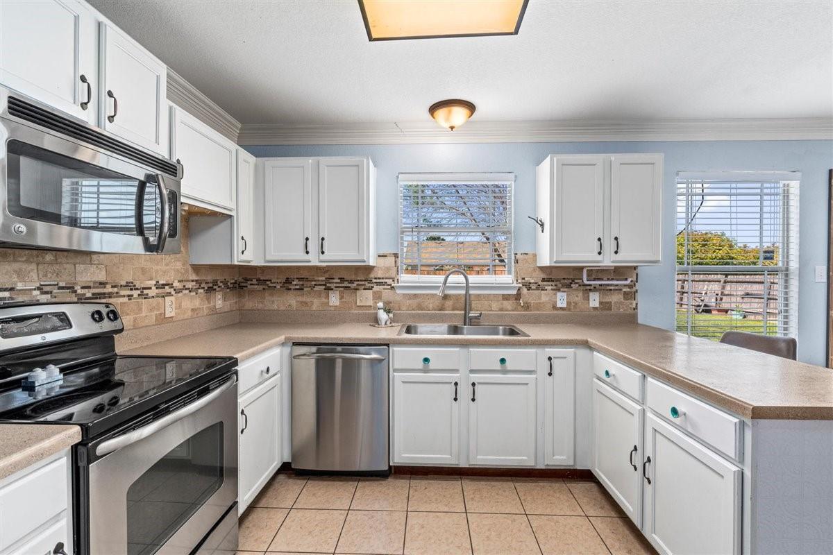 220 Wegstrom Street St, Hutto, TX 78634