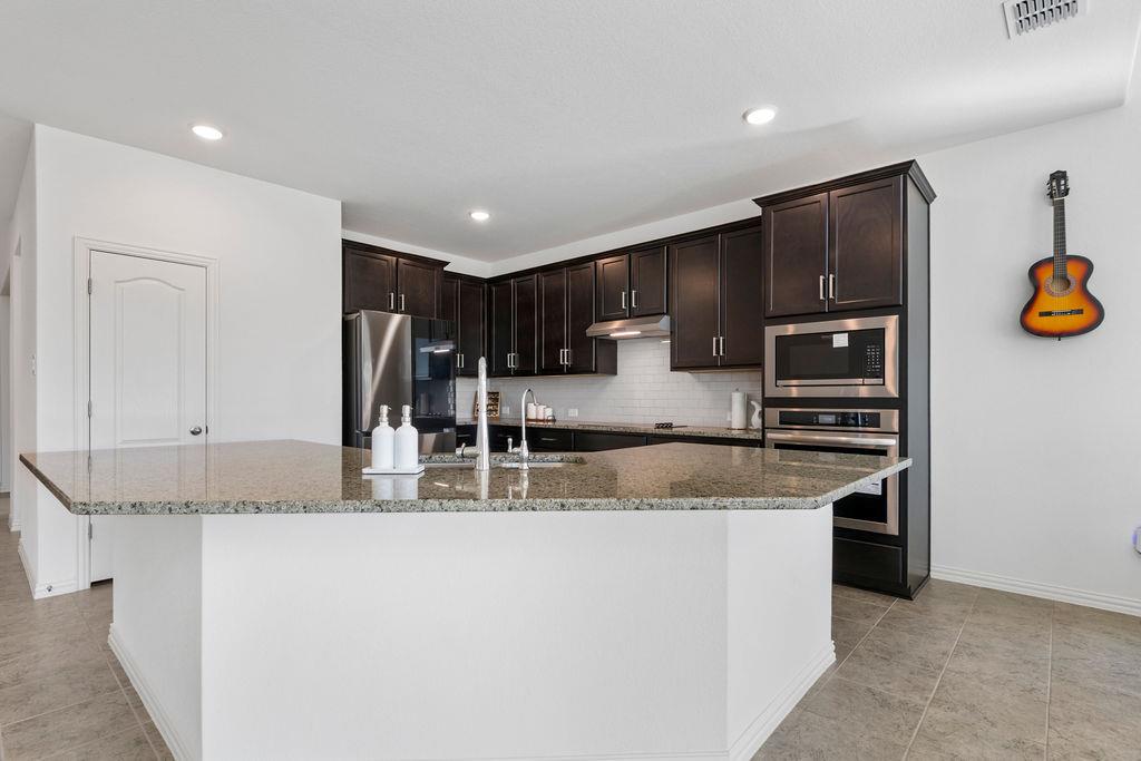 631 Breeze Hollow Ln, Georgetown, TX 78628