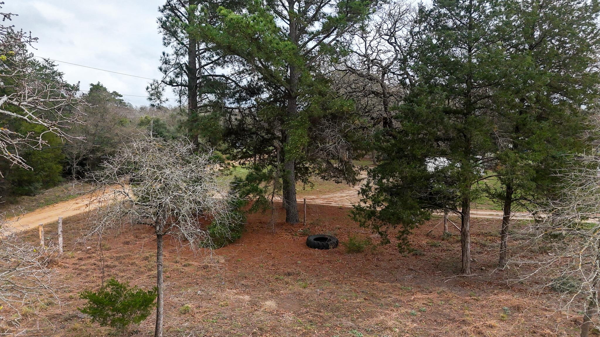 313 Dogwood Dr, Caldwell, TX 77836