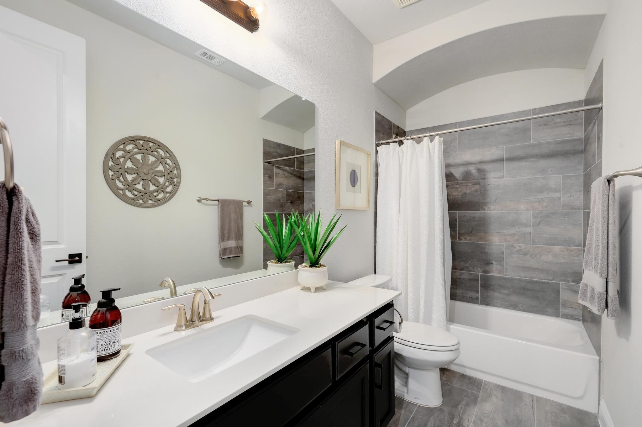 621 Altea Dr, Leander, TX 78641