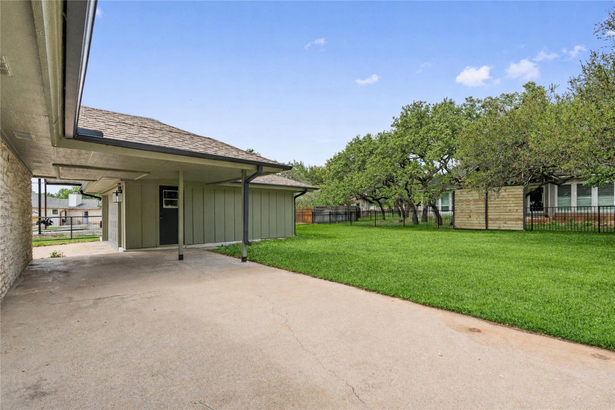 224 Clear Spring Rd, Georgetown, TX 78628