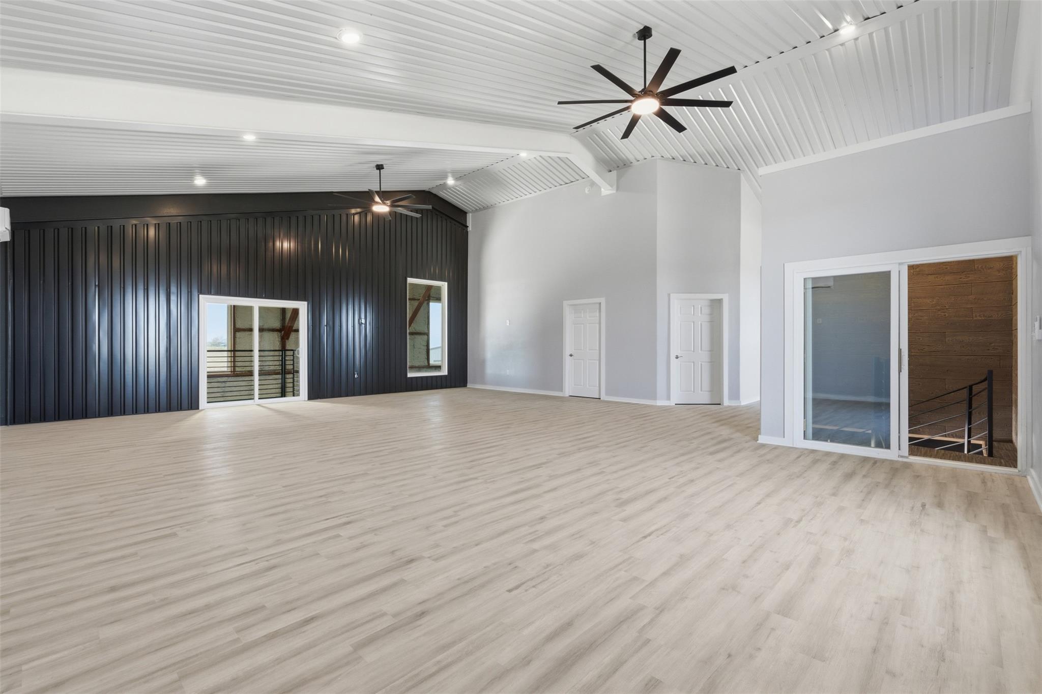 15771 S I35 Frontage Rd Hangar 39, Salado, TX 76571