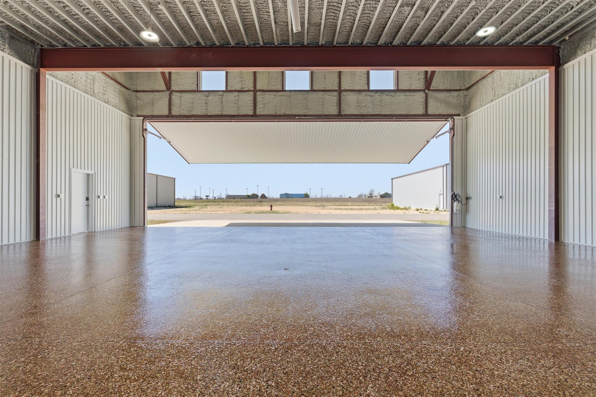 15771 S I35 Frontage Rd Hangar 39, Salado, TX 76571