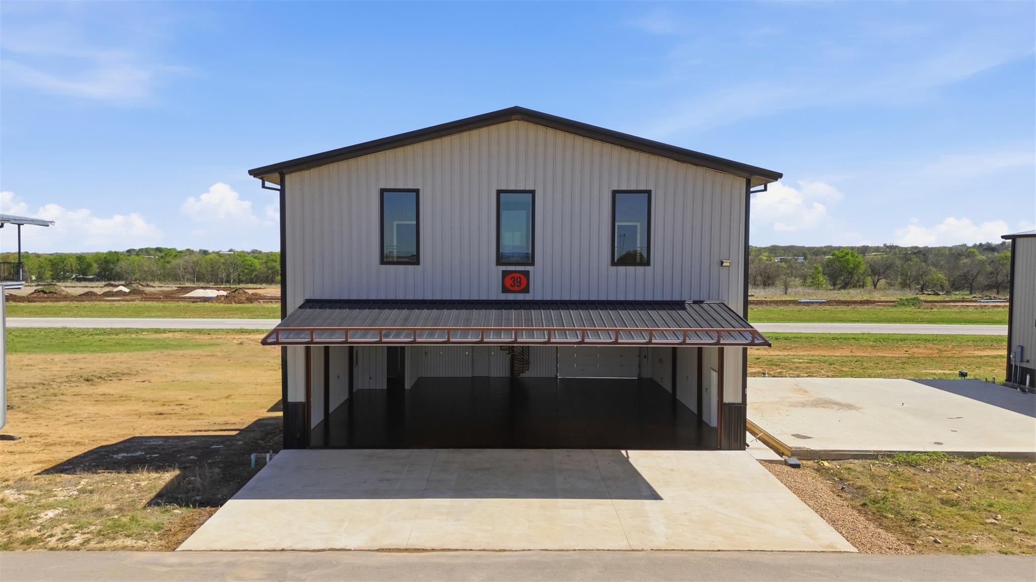 15771 S I35 Frontage Rd Hangar 39, Salado, TX 76571