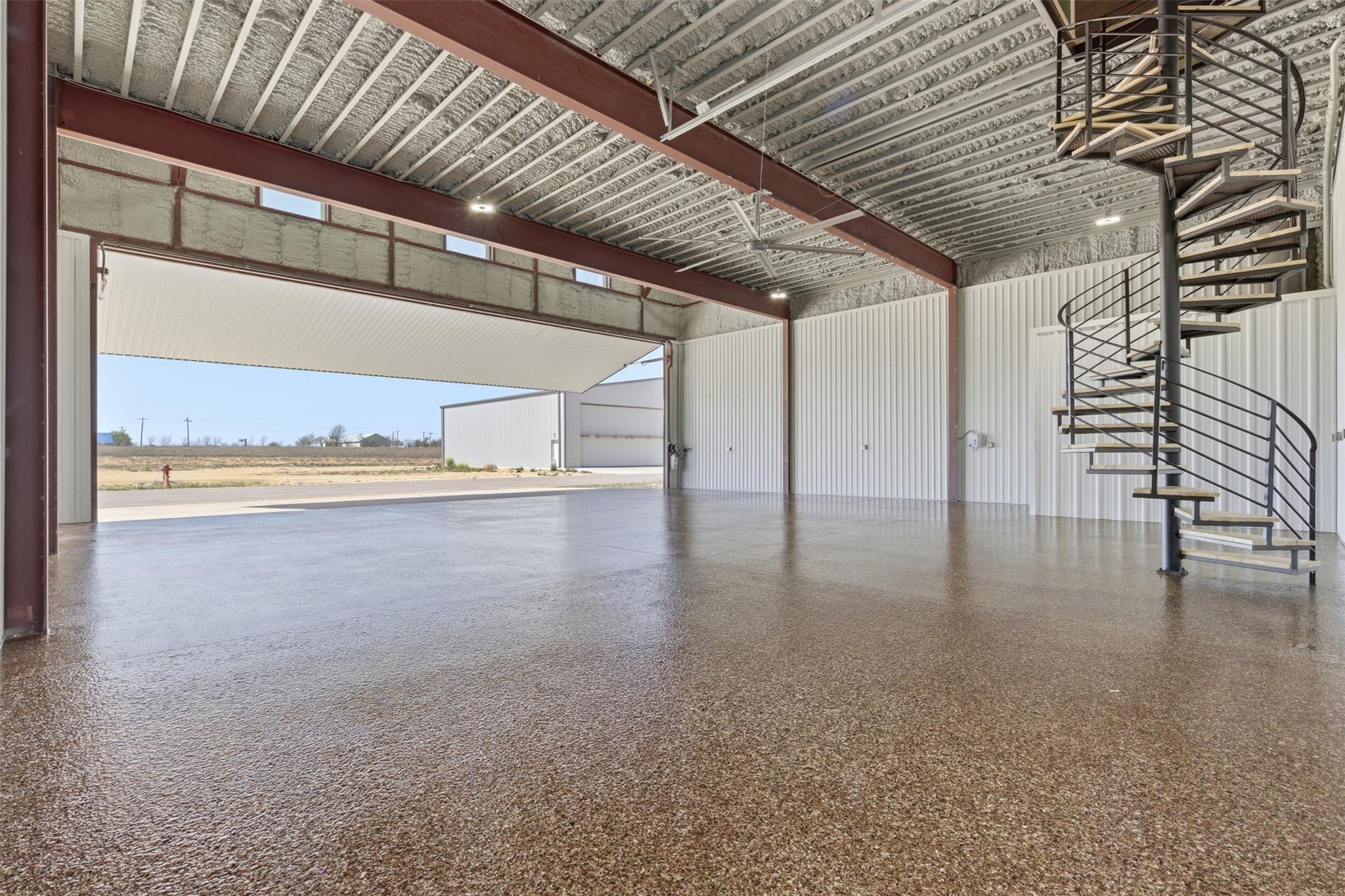15771 S I35 Frontage Rd Hangar 39, Salado, TX 76571