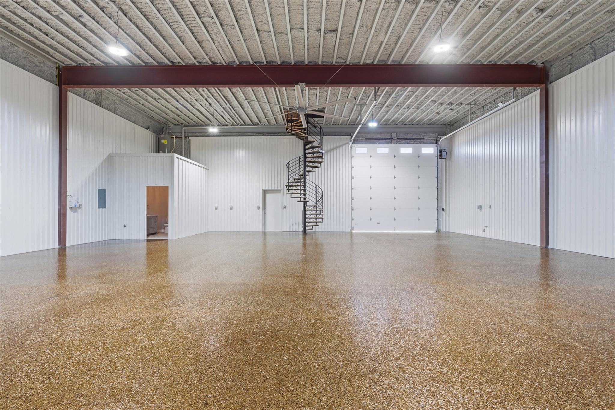 15771 S I35 Frontage Rd Hangar 39, Salado, TX 76571
