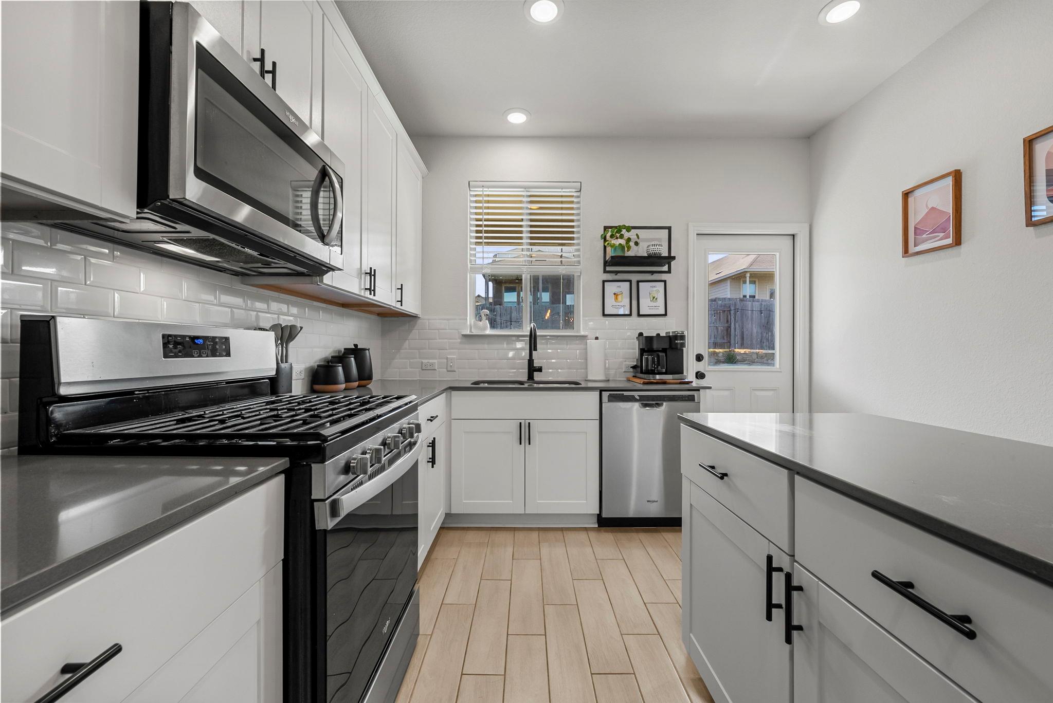 350 Purple Heart Dr, Buda, TX 78610