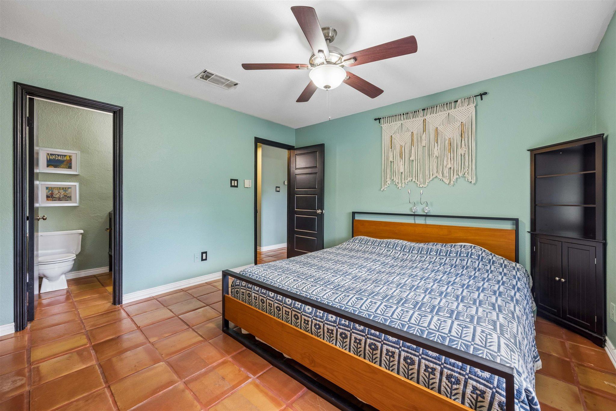 803 Clearwater Trl, Round Rock, TX 78664