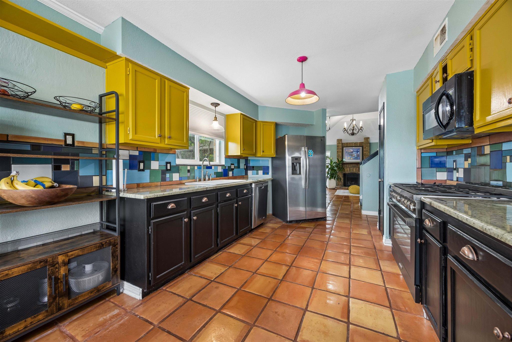 803 Clearwater Trl, Round Rock, TX 78664