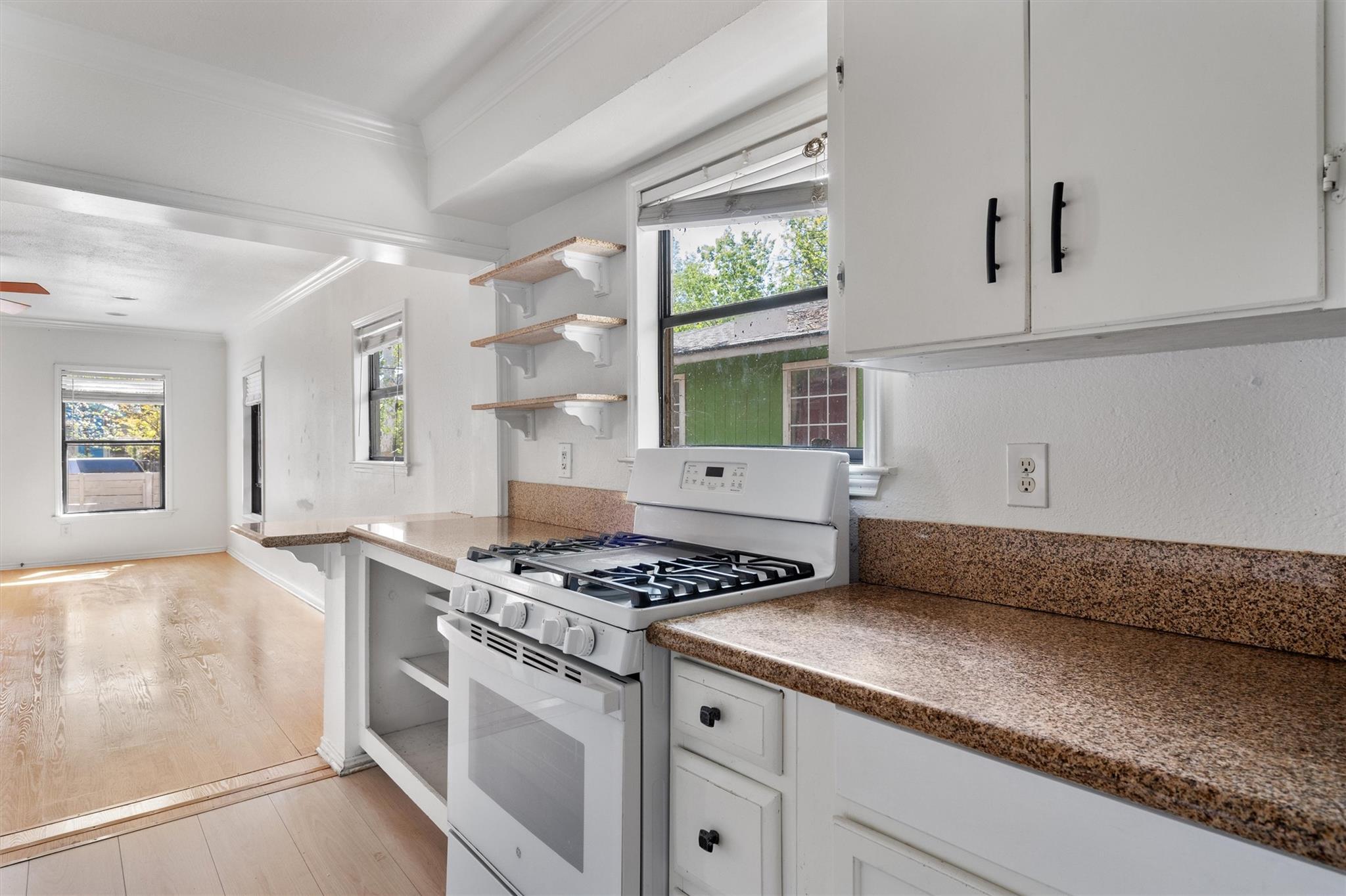 2710 E 3rd St, Austin, TX 78702