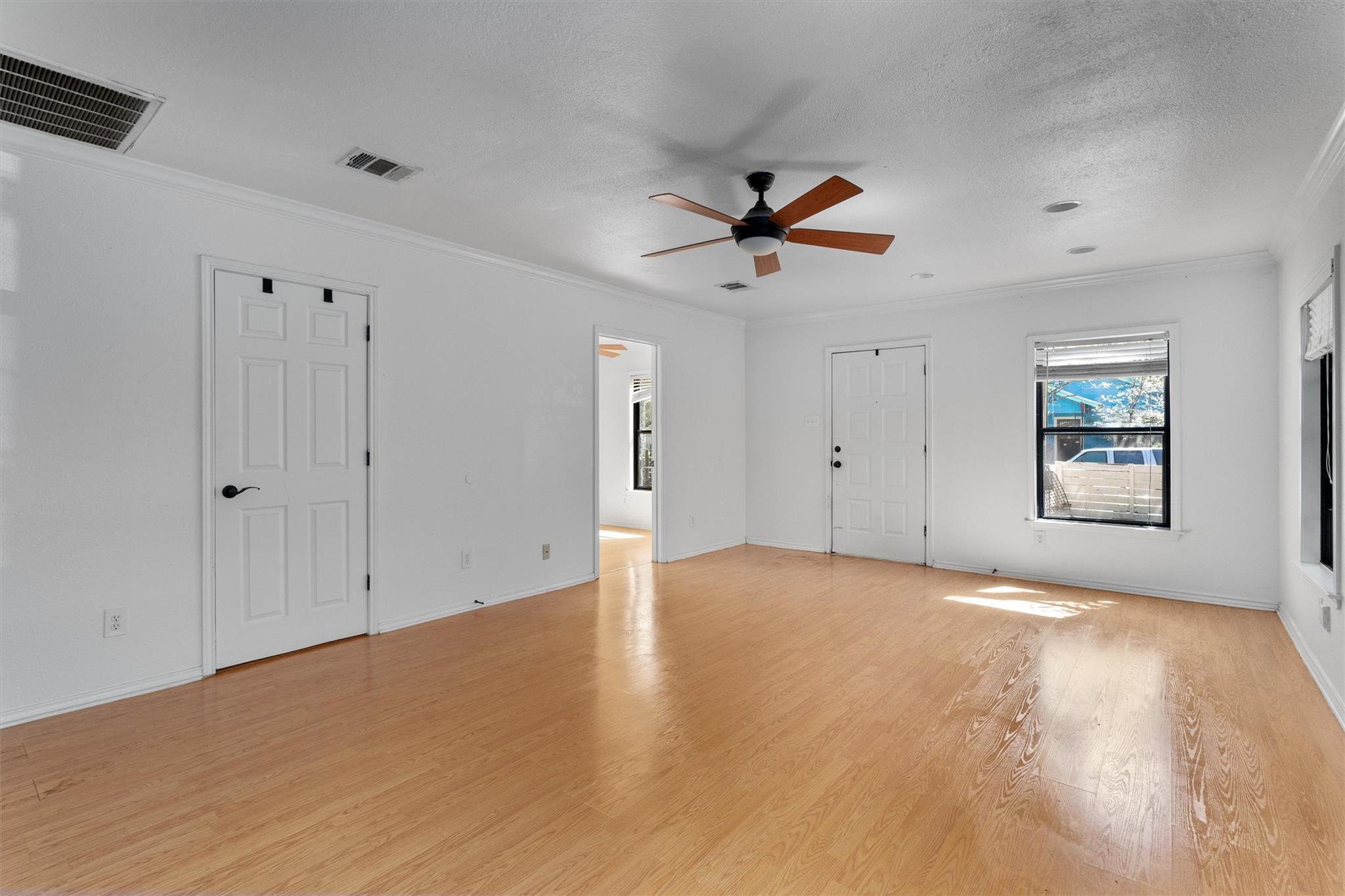 2710 E 3rd St, Austin, TX 78702