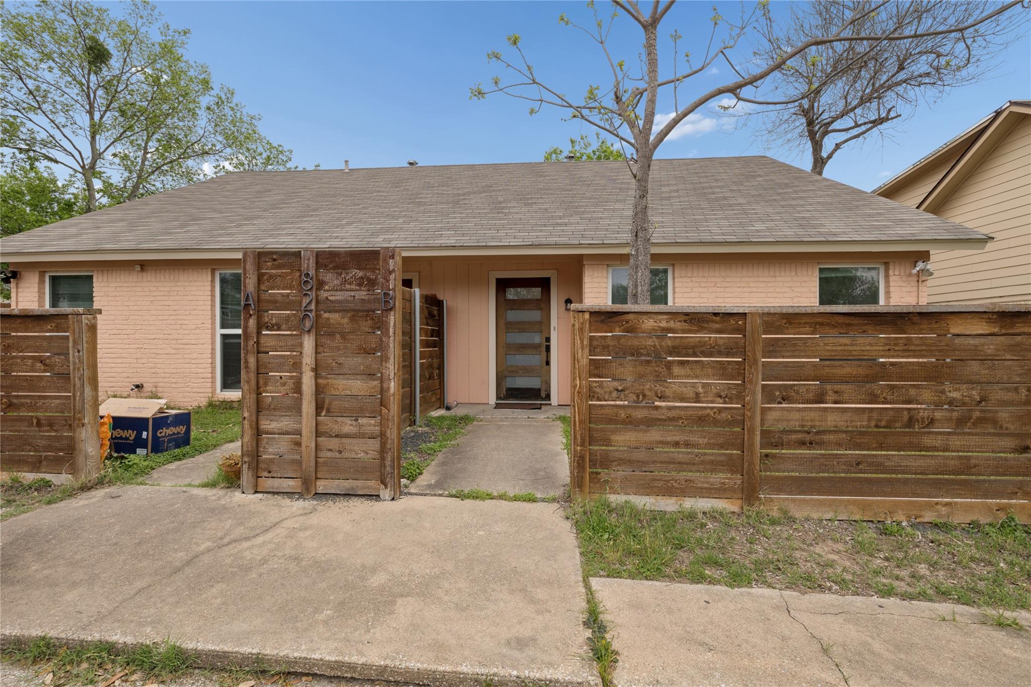 820 Sahara Ave # B, Austin, TX 78745