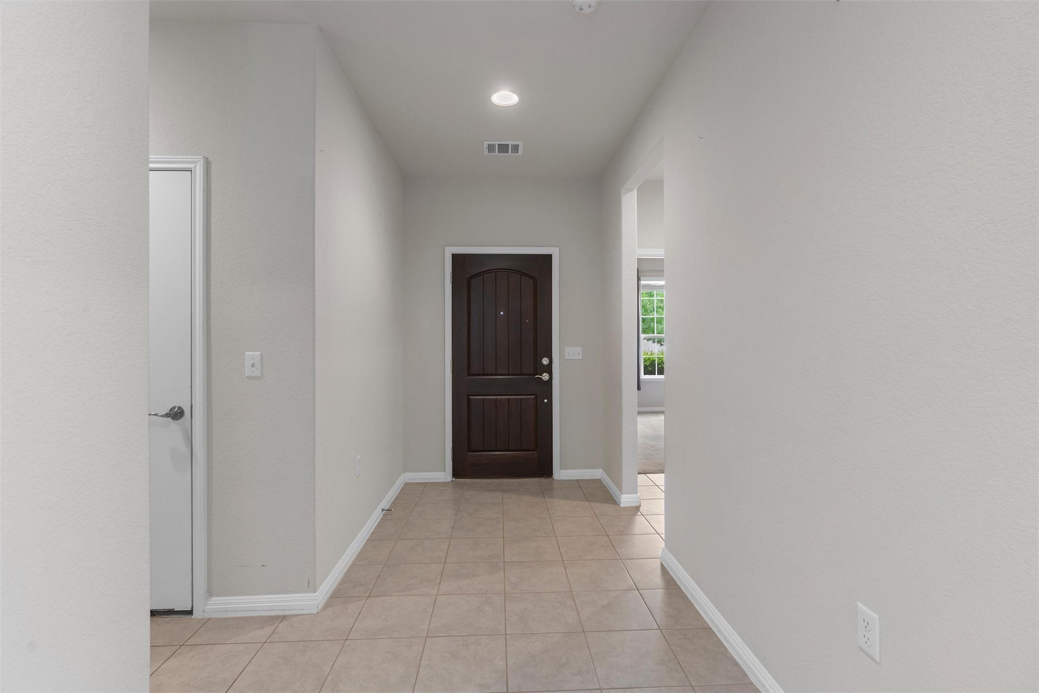 108 Calhoun Ln, Georgetown, TX 78633