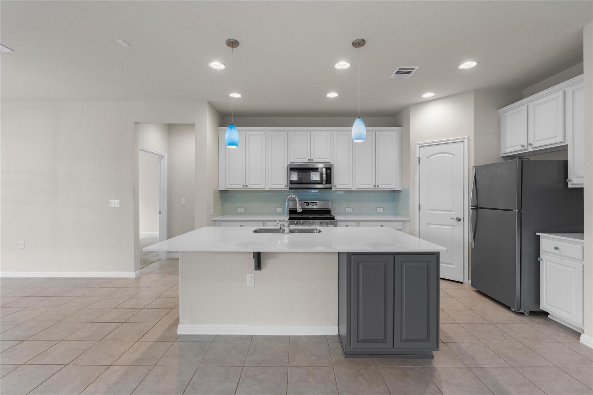 108 Calhoun Ln, Georgetown, TX 78633