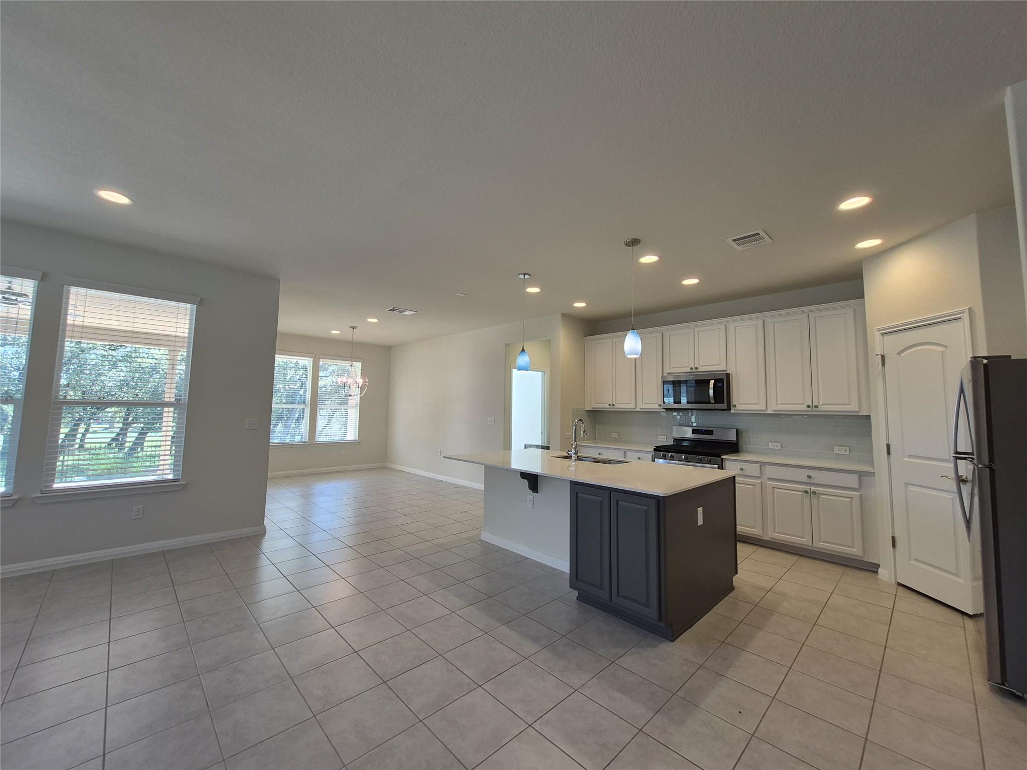 108 Calhoun Ln, Georgetown, TX 78633